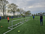 Training S.K.N.W.K. JO19-1 van donderdag 25 april 2024 (10/120)